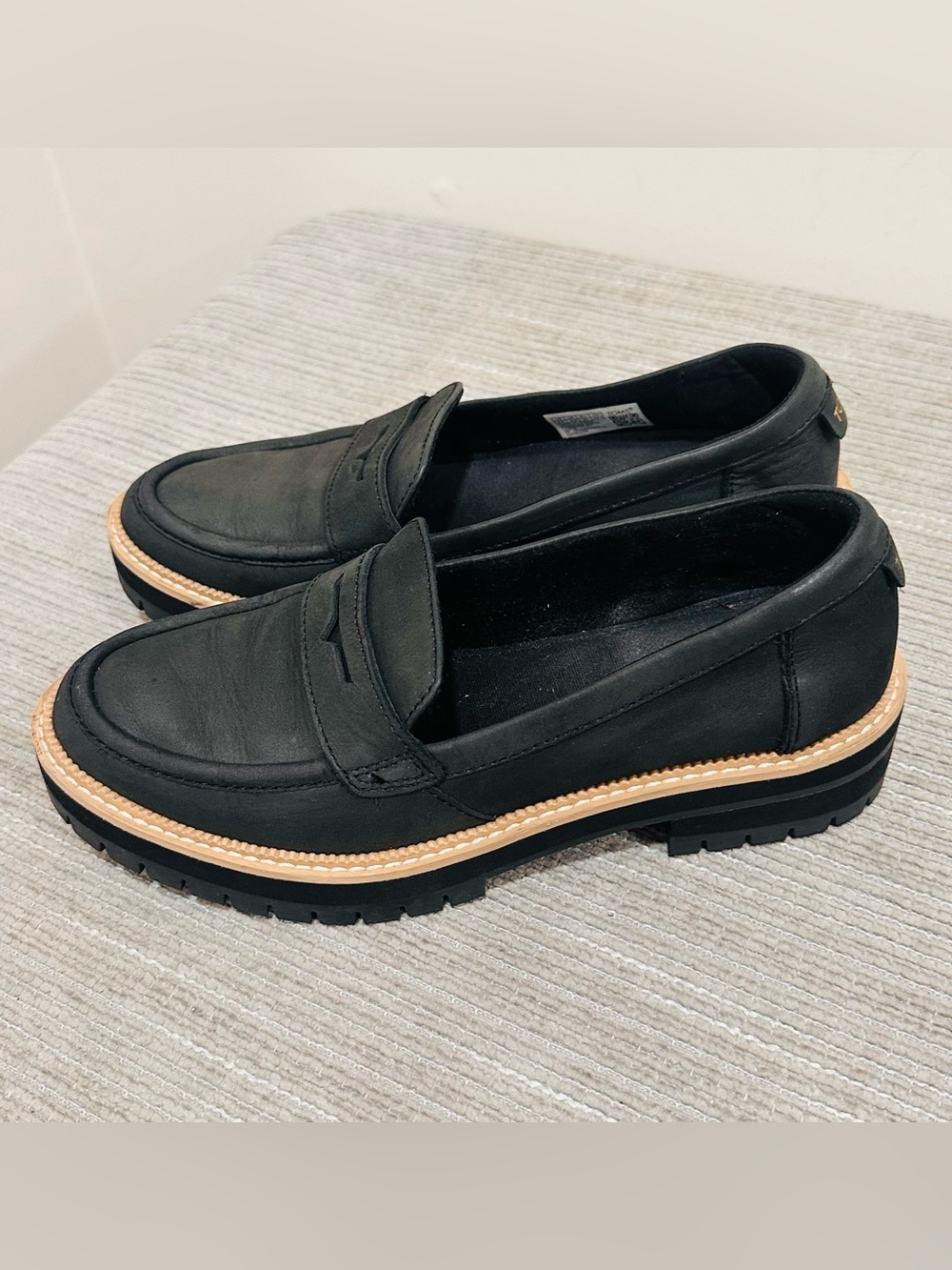 TOMS Cara Lug sole Penny loafers black leather comfort casual shoes New Sz 6,5 - Picture 2 of 10